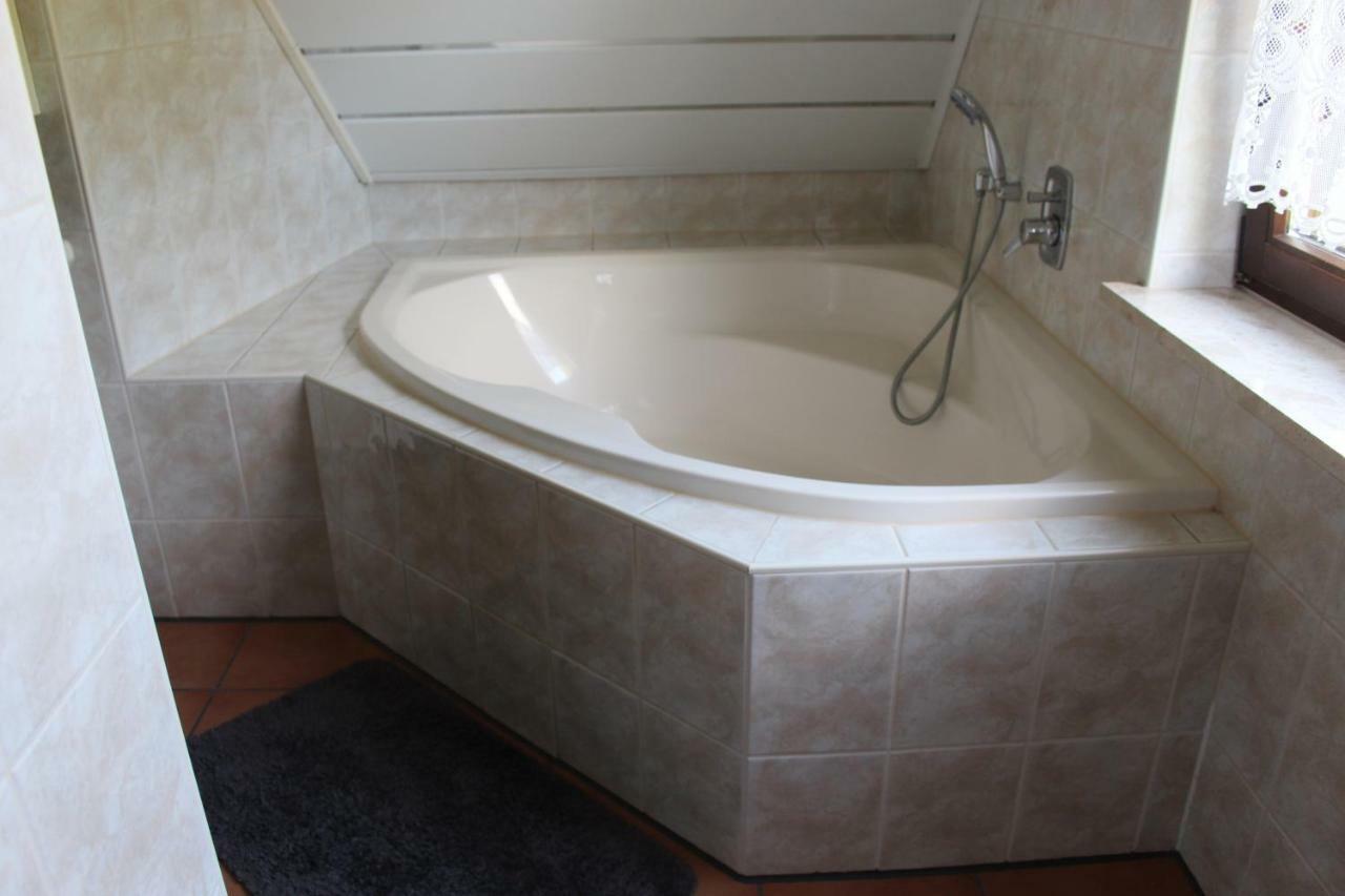 Ferienwohnung "An Der St. Ludmila" Crostwitz Bagian luar foto